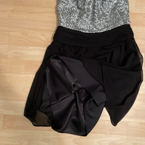 Express Semi-Formal/Cocktail dress Size 6 - Picture 6 of 9